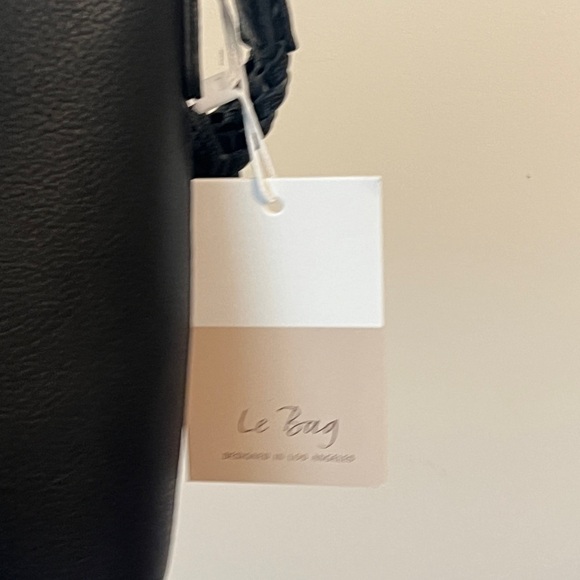 PRICE DROP NWT Le Bag Classy Crossbody - Picture 5 of 6